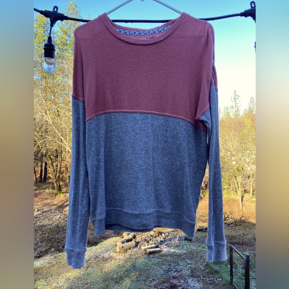 $5 👚 Volcom Lil Crew Colorblock Fleece Sweatshirt - Pink and Gray
